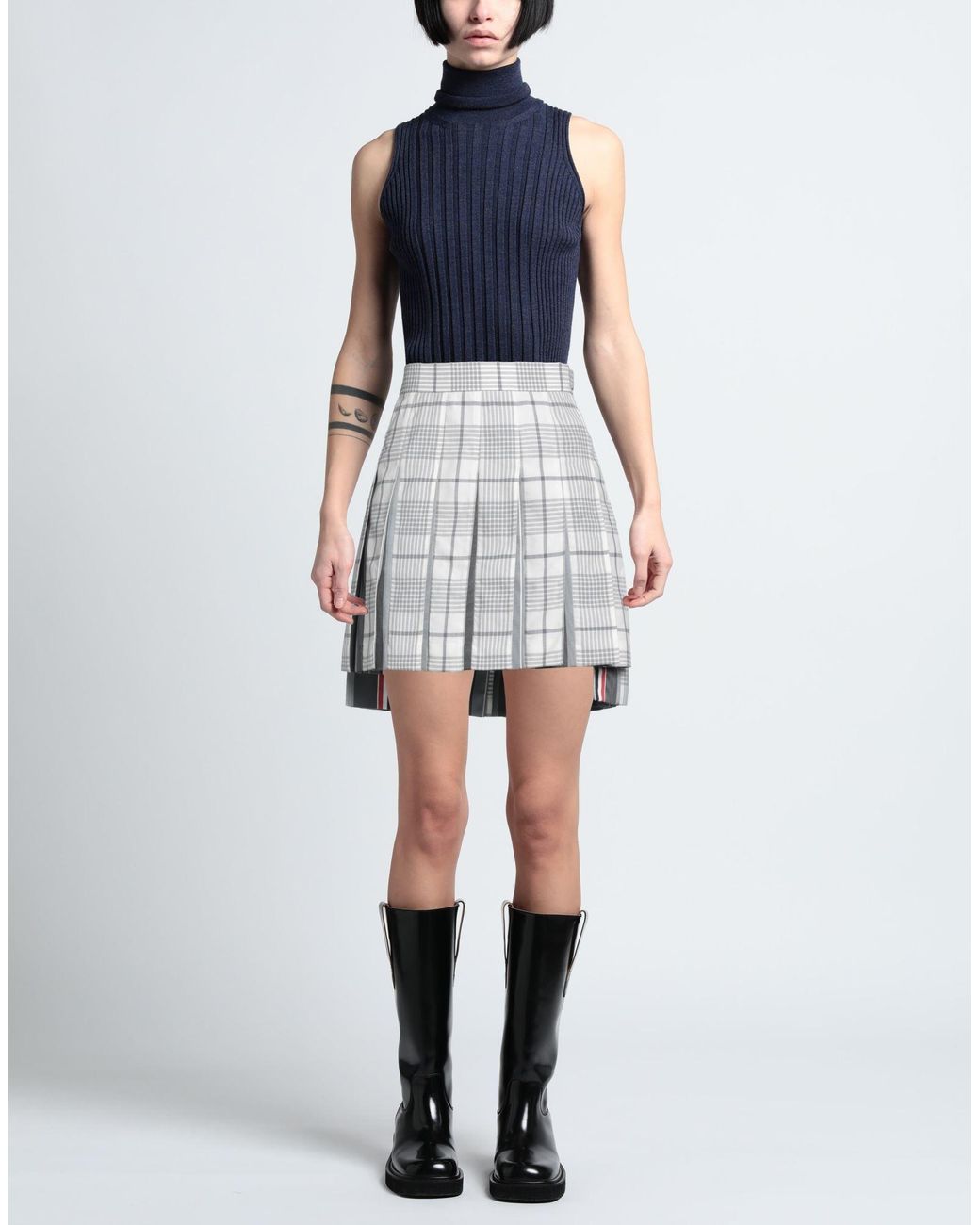 Mini-jupe Thom Browne en coloris Gray