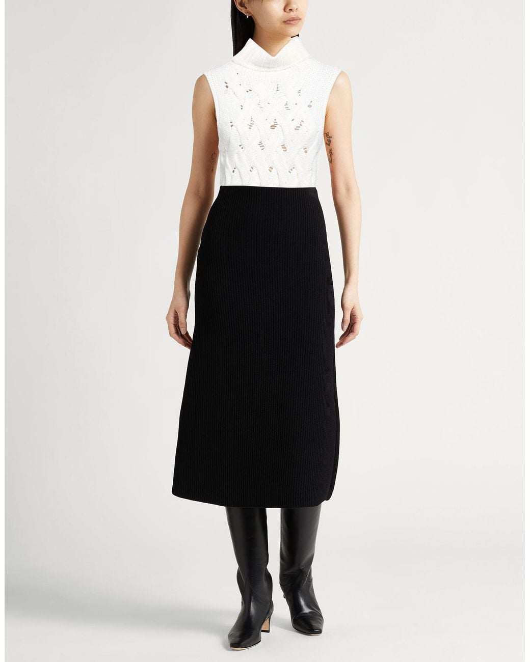 Eleventy White Turtlenecks