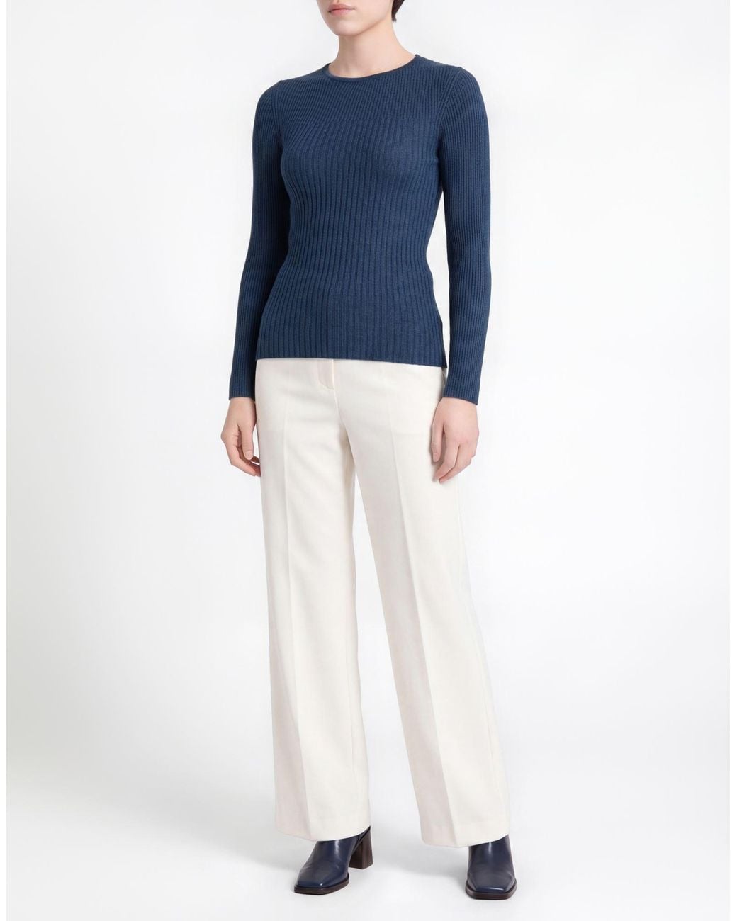 Caractere Blue Jumper