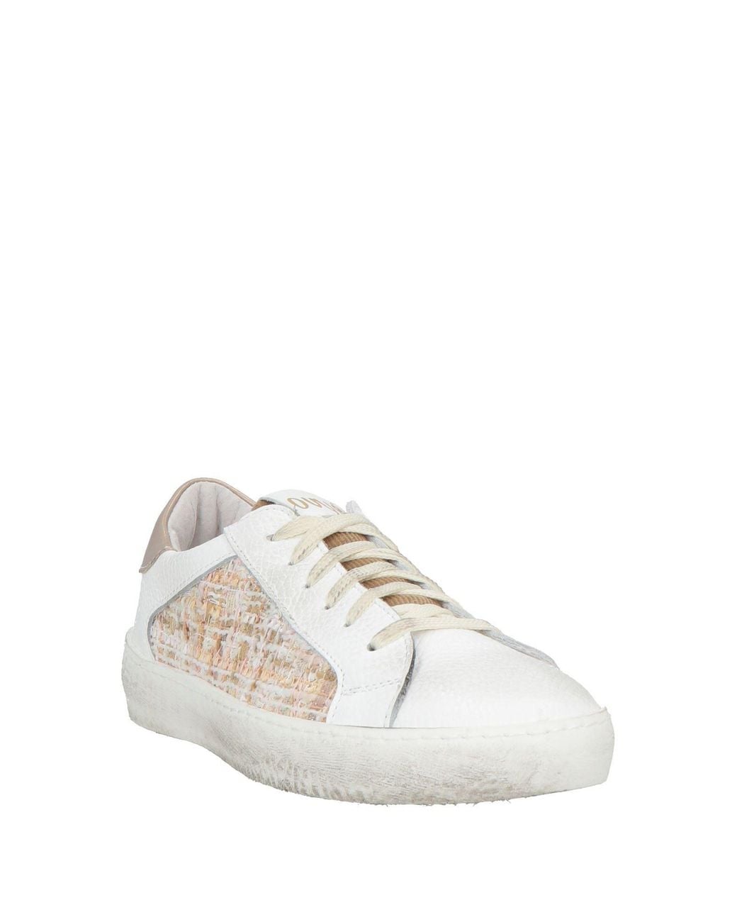 Ovyè White Sneakers