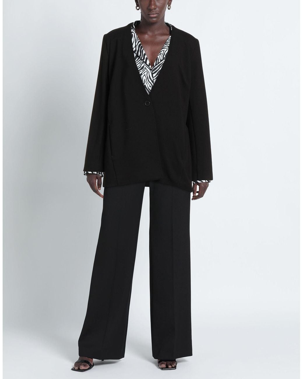Nenette Black Blazer