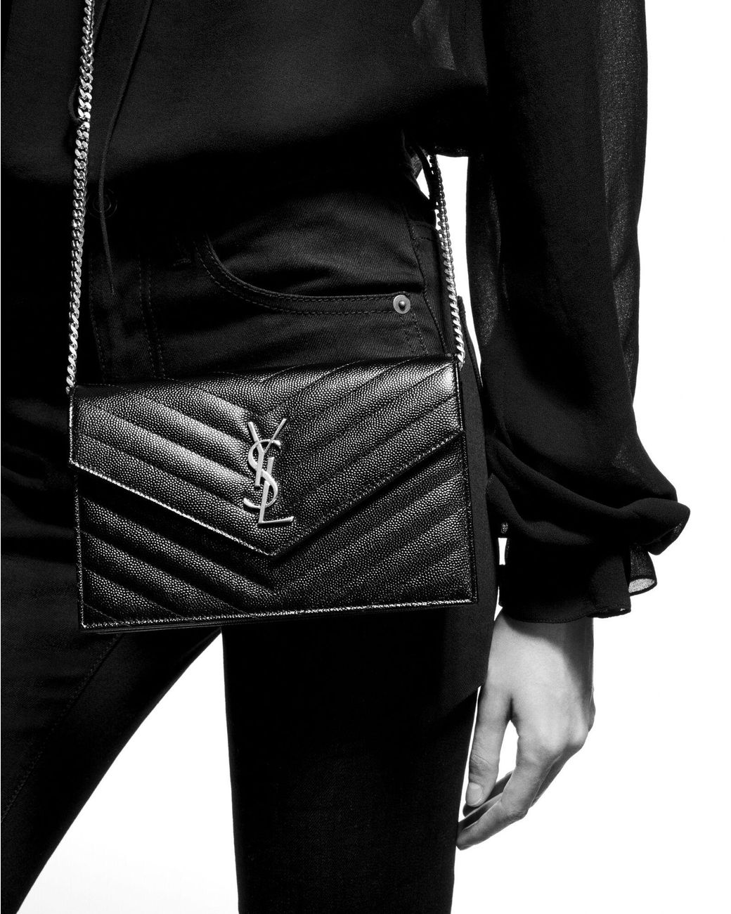 cassandre matelassé chain wallet in grain de poudre embossed leather