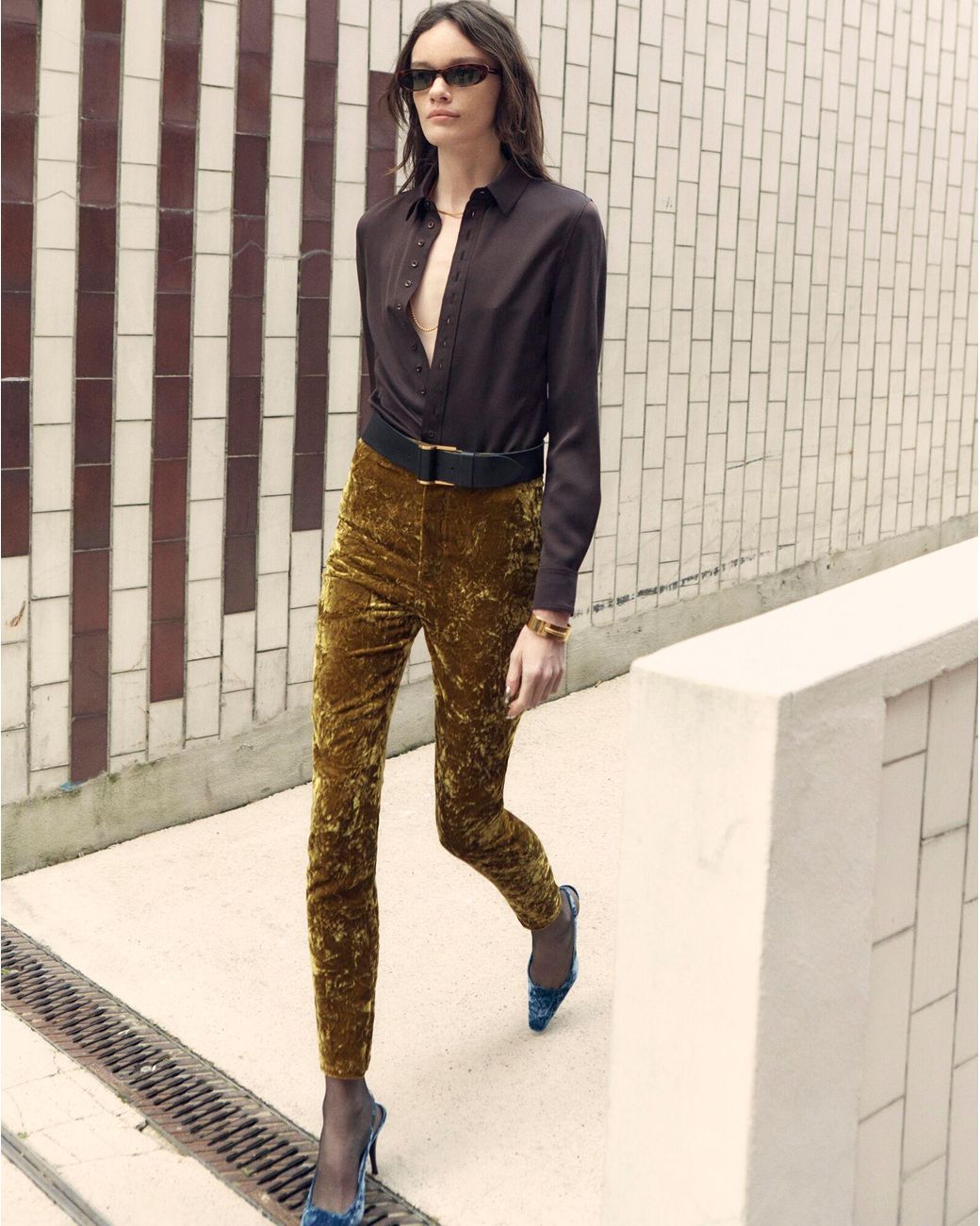 Femme Vêtements Pantalons décontractés Pantalon Velours Saint Laurent en coloris Noir élégants et chinos Pantalons longs 