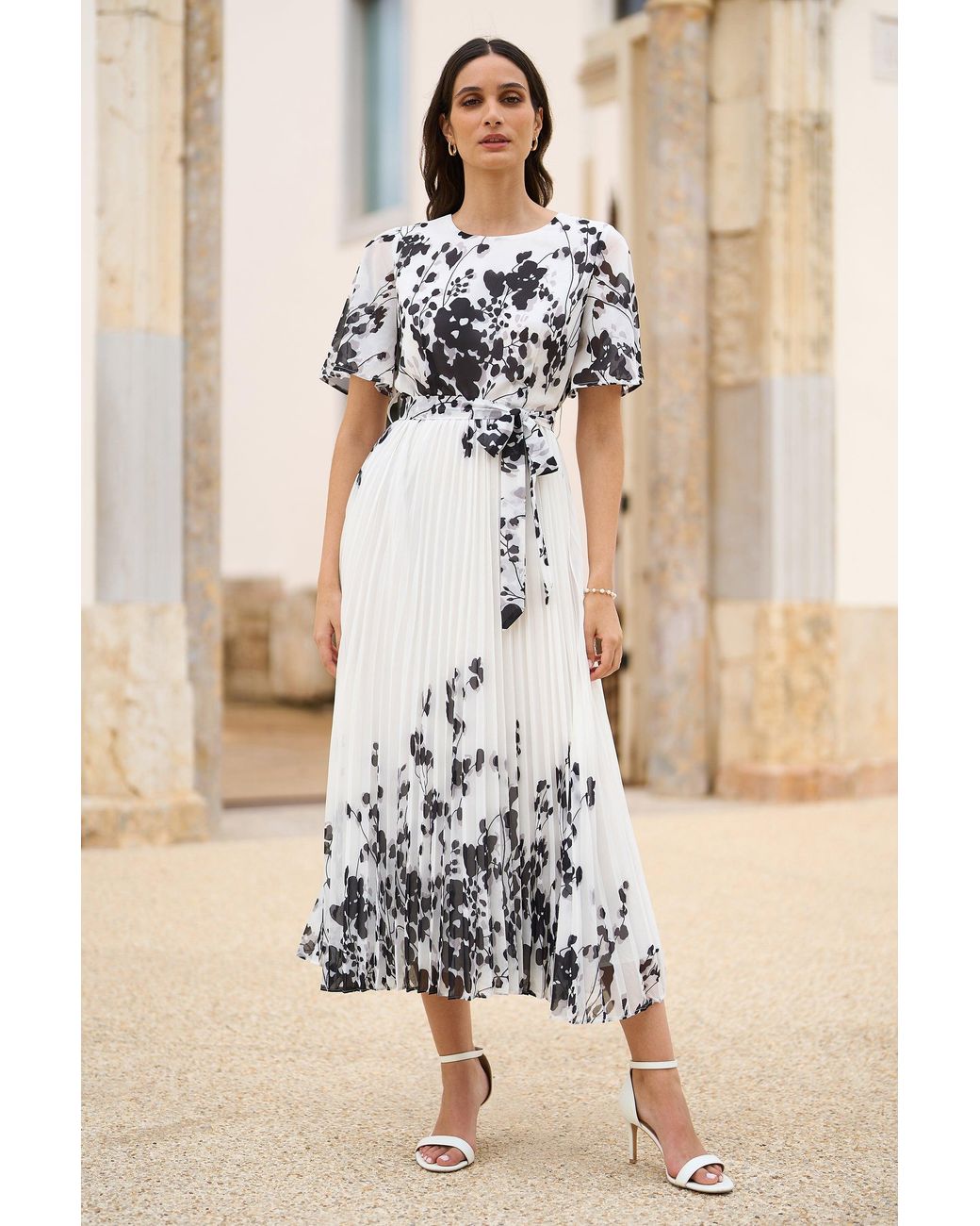 Yumi' White Mirror Floral Design Pleated Midi Dress