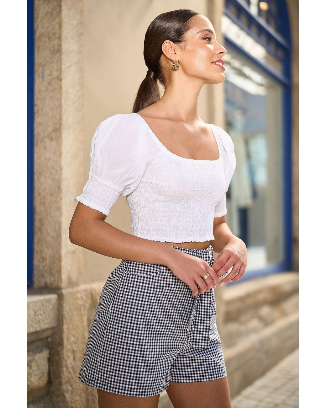 Yumi' White Cotton Shirring Puff Sleeve Top