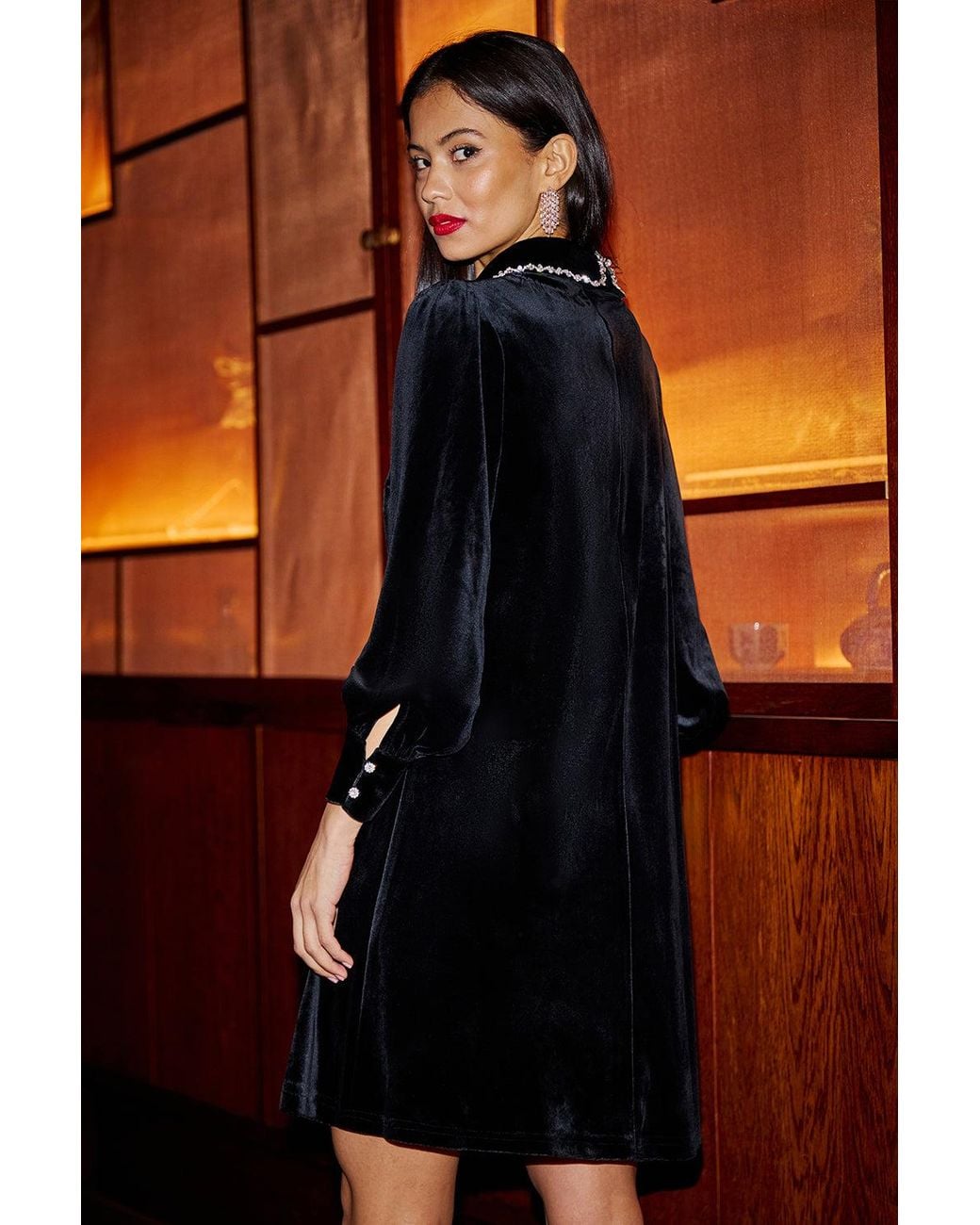 Yumi' Blue Long Sleeve Velvet Tunic With Diamante Collar