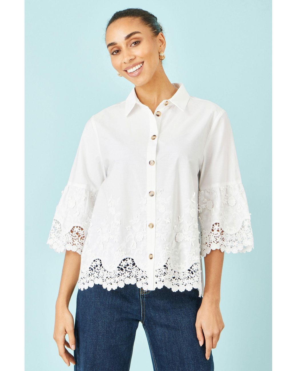 Yumi' White Cotton Lace Border Shirt