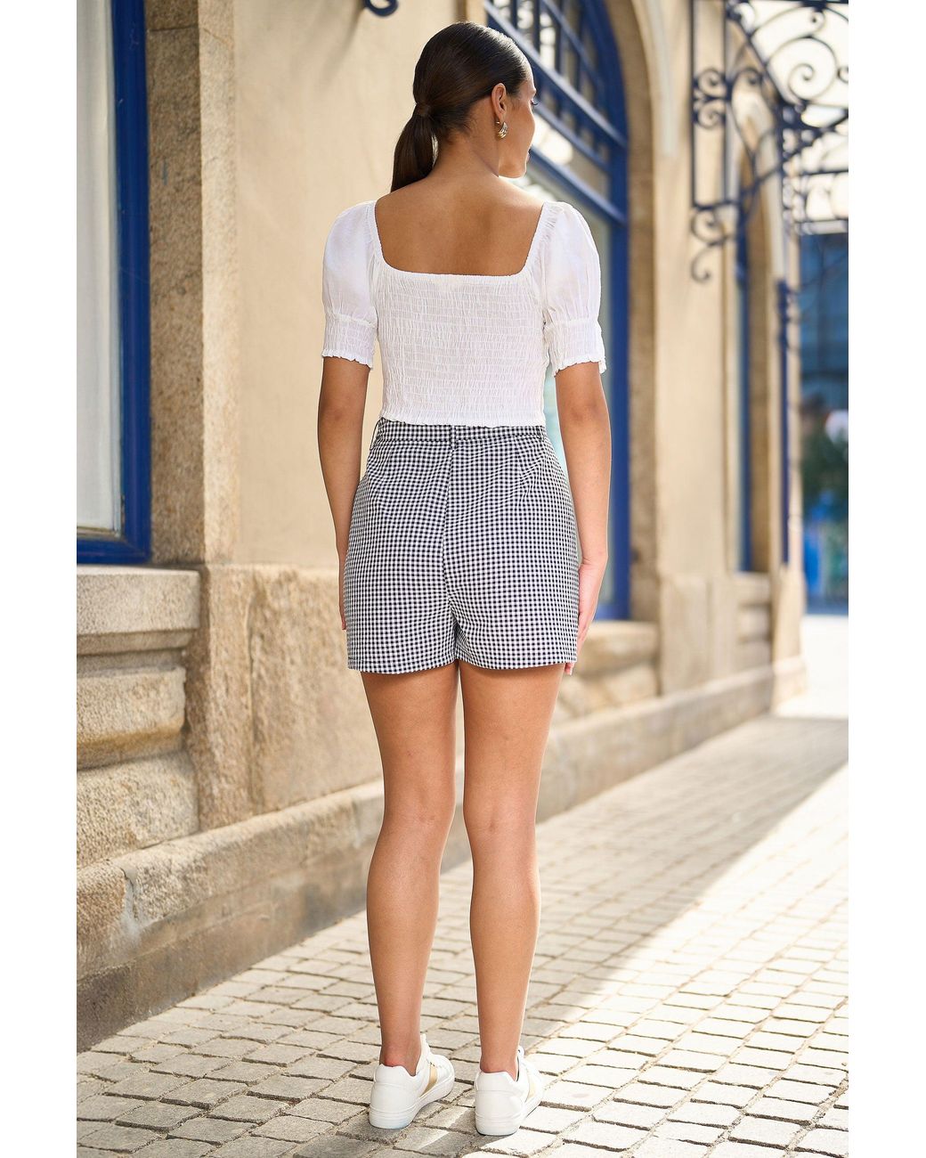 Yumi' White Cotton Shirring Puff Sleeve Top