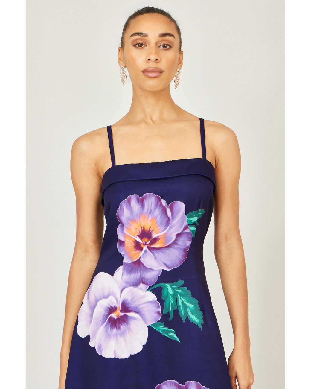 Yumi' White Pansy Strappy Midi Dress