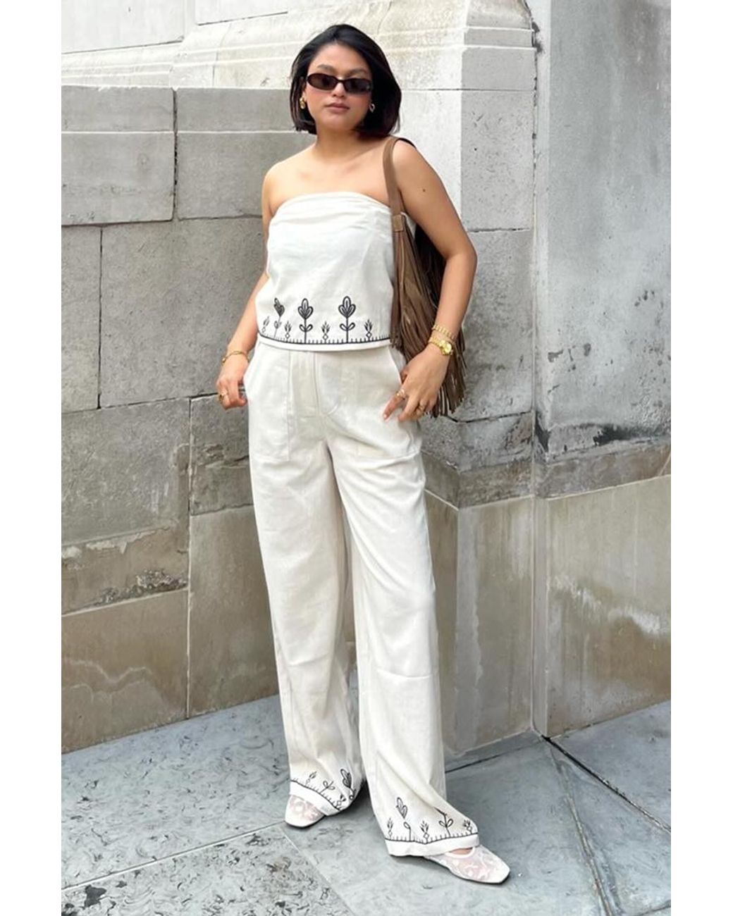 Yumi' White Linen Mix Embroirdered Top
