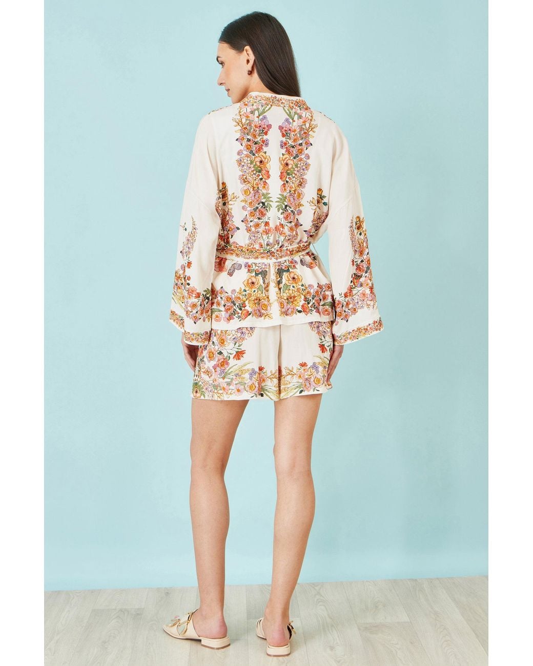 Yumi' Blue Viscose Floral Border Kimono With Tie Belt
