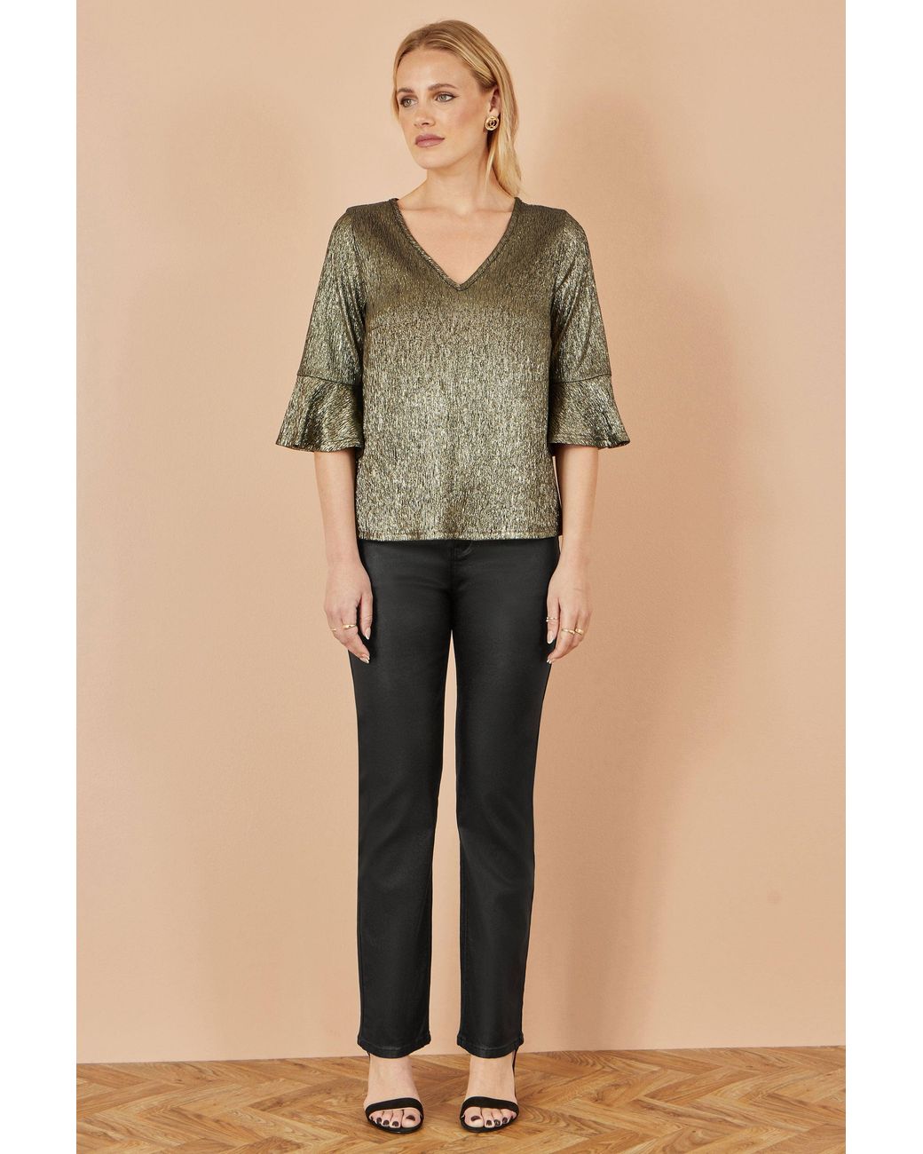 Yumi' Green Stretch Top With Fluted Sleeves