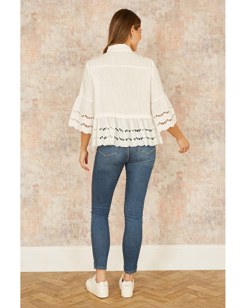 Yumi' Natural Linen Relaxed Shirt With Scallop Trims