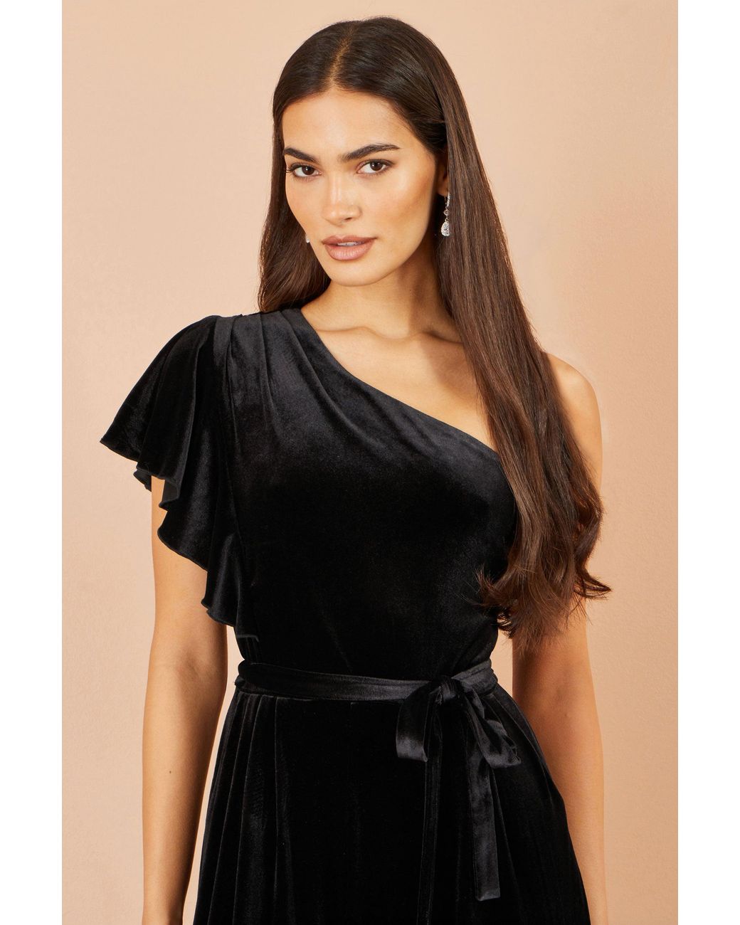 Yumi' Black One Shoulder Velvet Jumpsuit