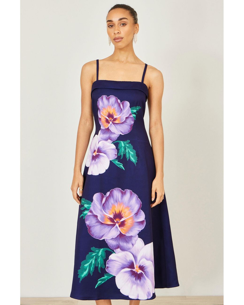 Yumi' White Pansy Strappy Midi Dress