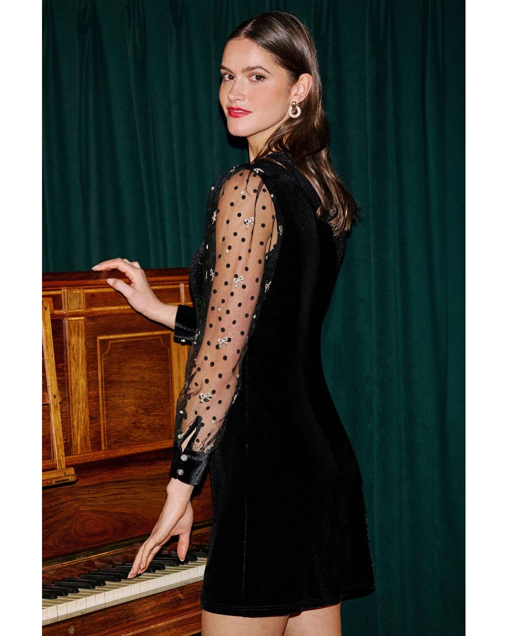 Yumi' Black Velvet Bow Tunic With Embellished Neck