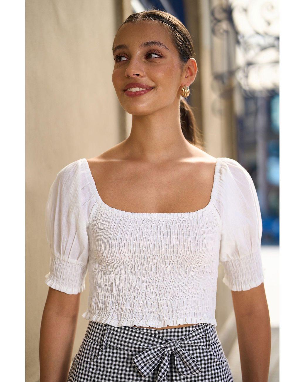 Yumi' White Cotton Shirring Puff Sleeve Top