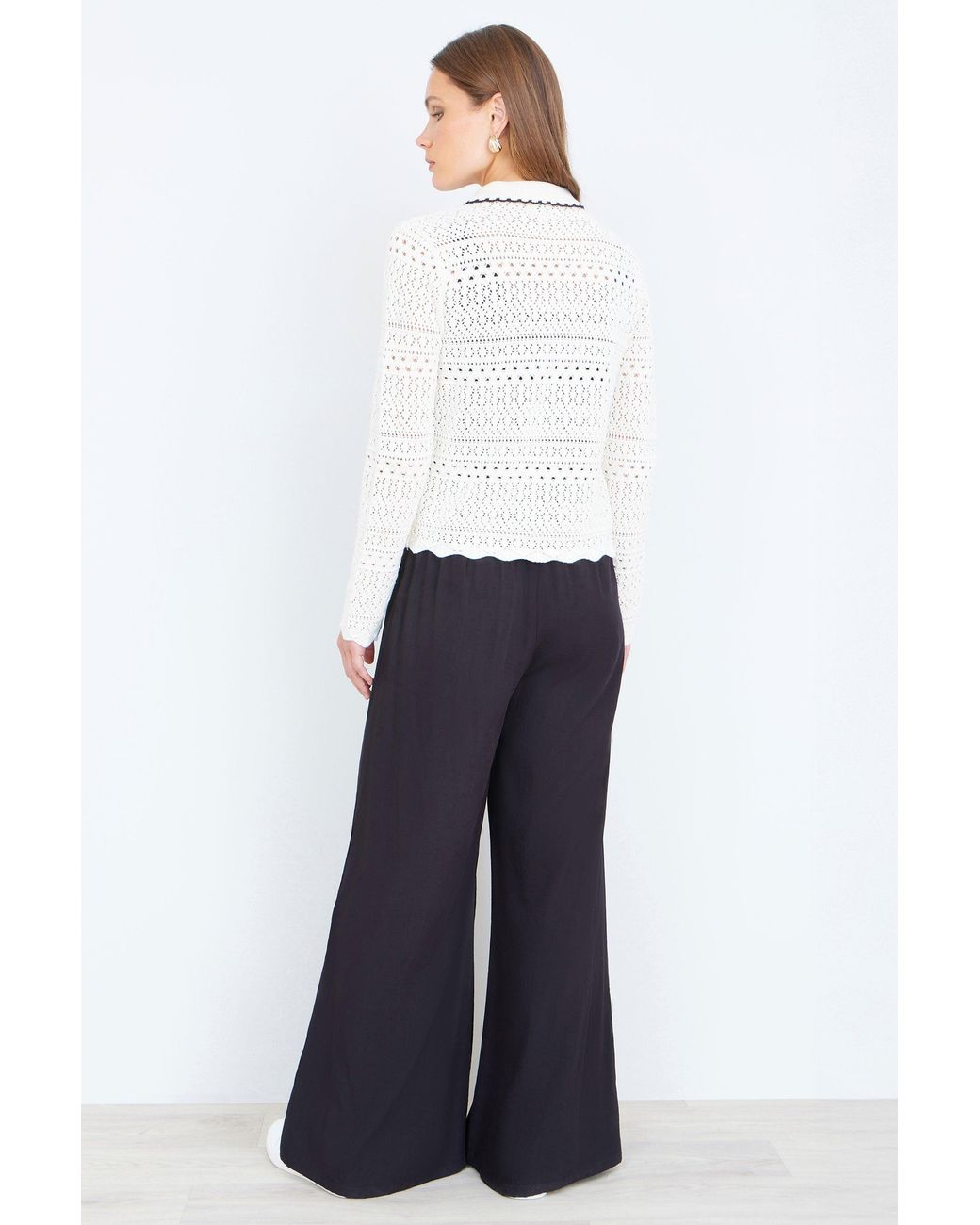 Yumi' White Crochet Knitted Cardigan With Peter Pan Collar