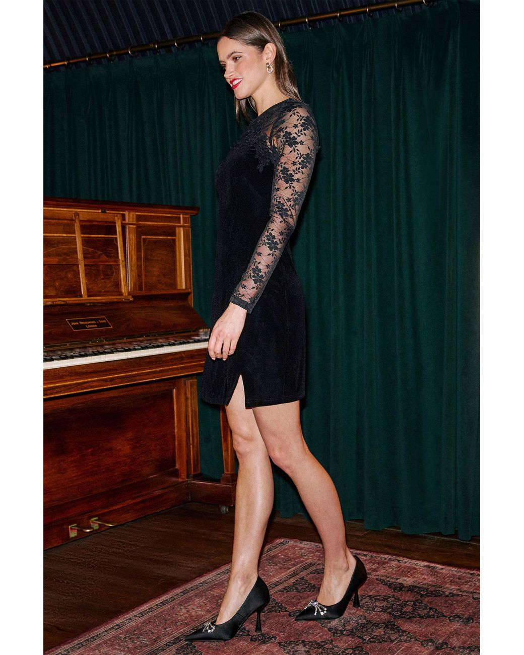 Yumi' Green Lace Sleeve Velvet Fitted Mini Dress