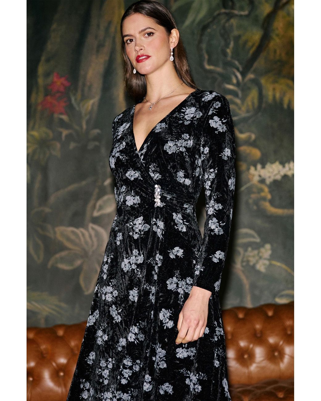 Yumi' Black Floral Velvet Midi Wrap Dress