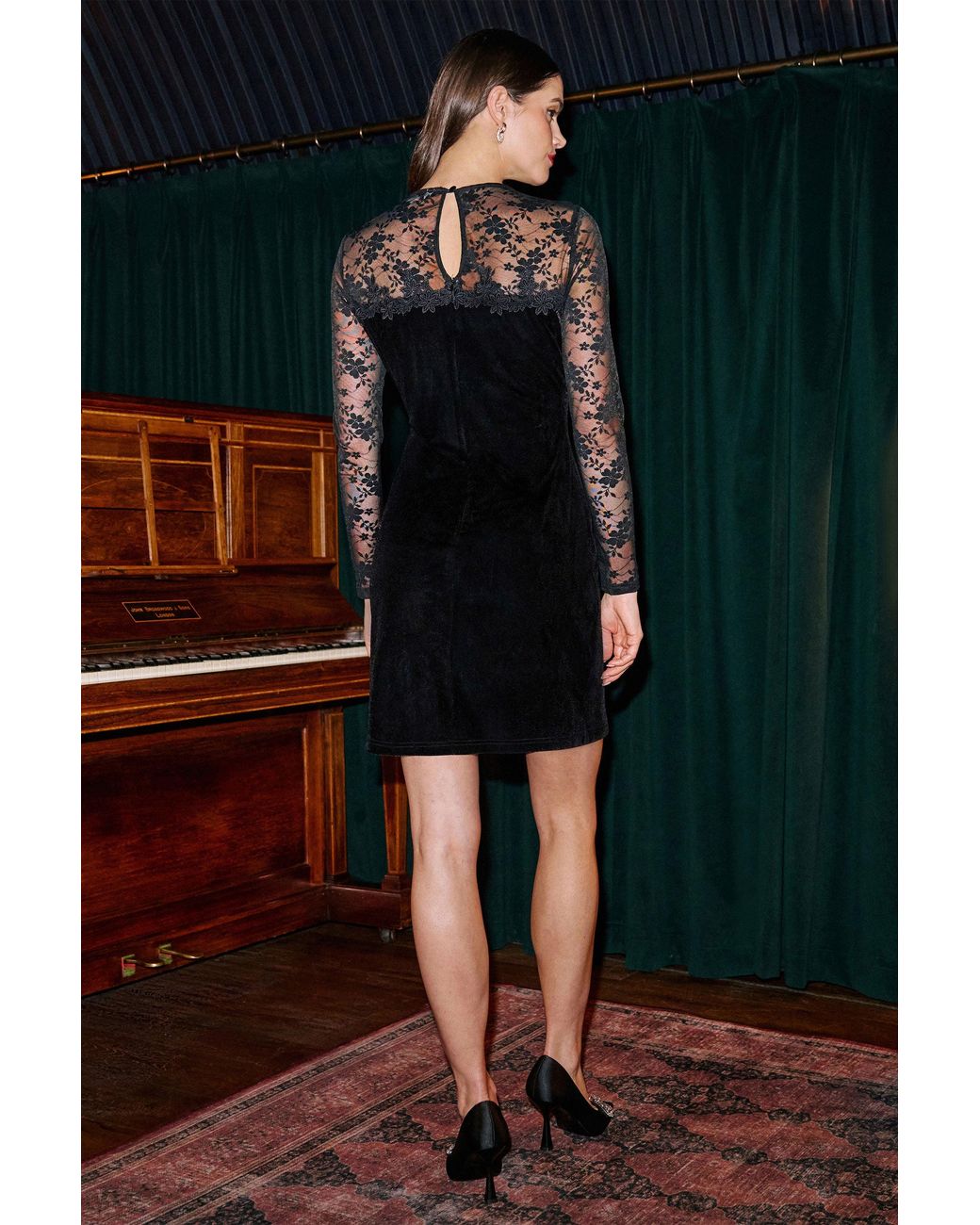 Yumi' Green Lace Sleeve Velvet Fitted Mini Dress