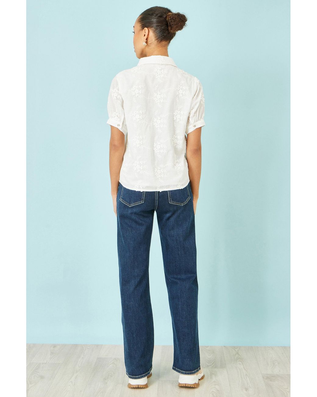Yumi' White Cotton Flower Applique Shirt