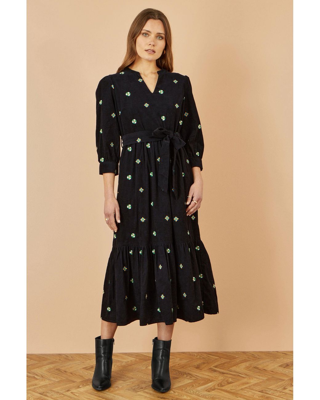 Yumi' Black Flower Embroidery Midi Cord Dress