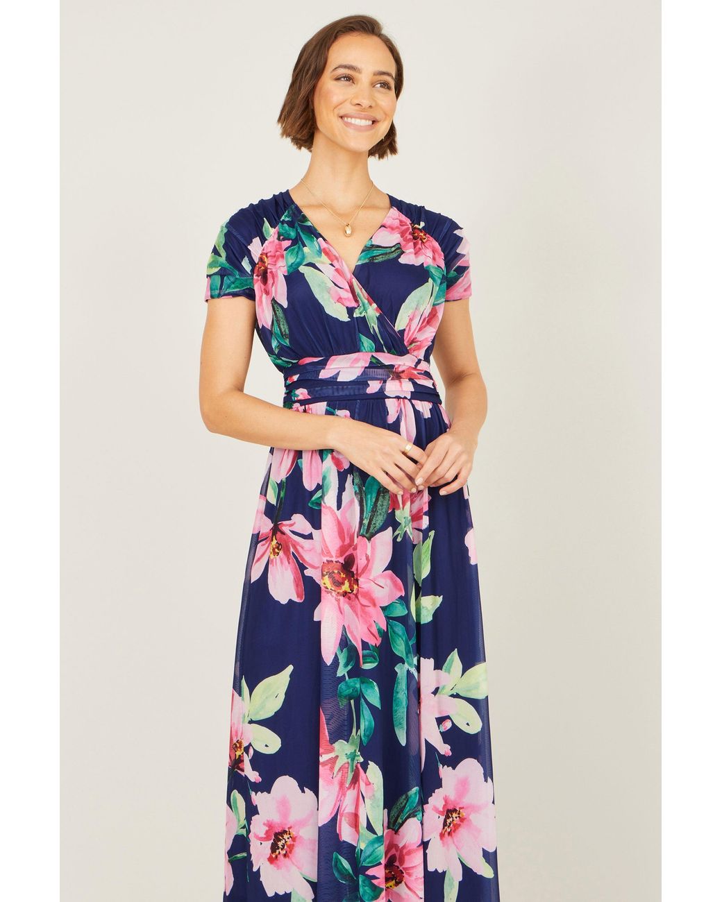 Yumi' White Mesh Floral Maxi Dress