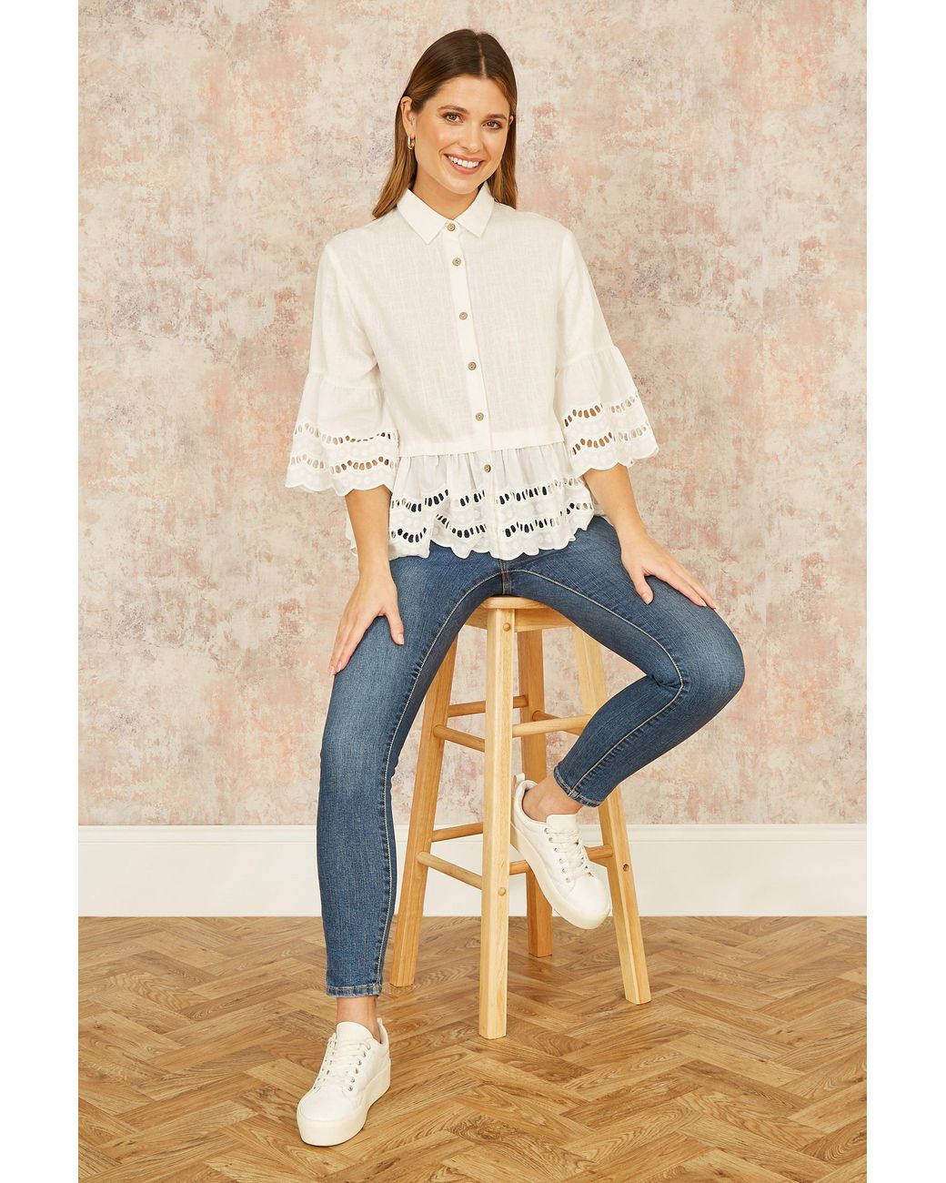 Yumi' Natural Linen Relaxed Shirt With Scallop Trims