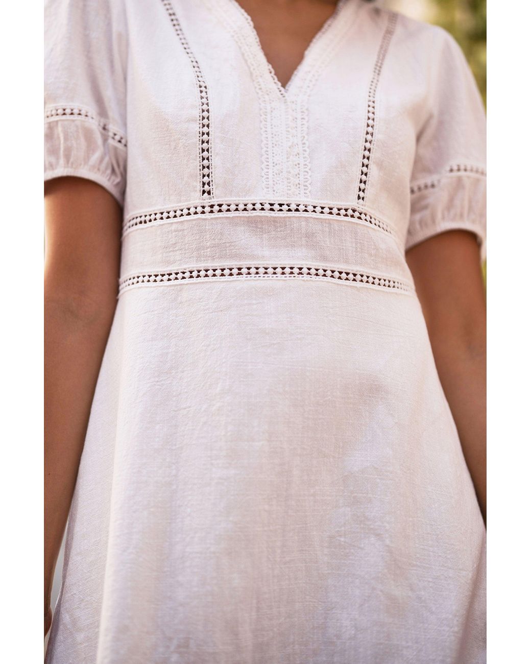Yumi' White Lace Trim V Neck Dress