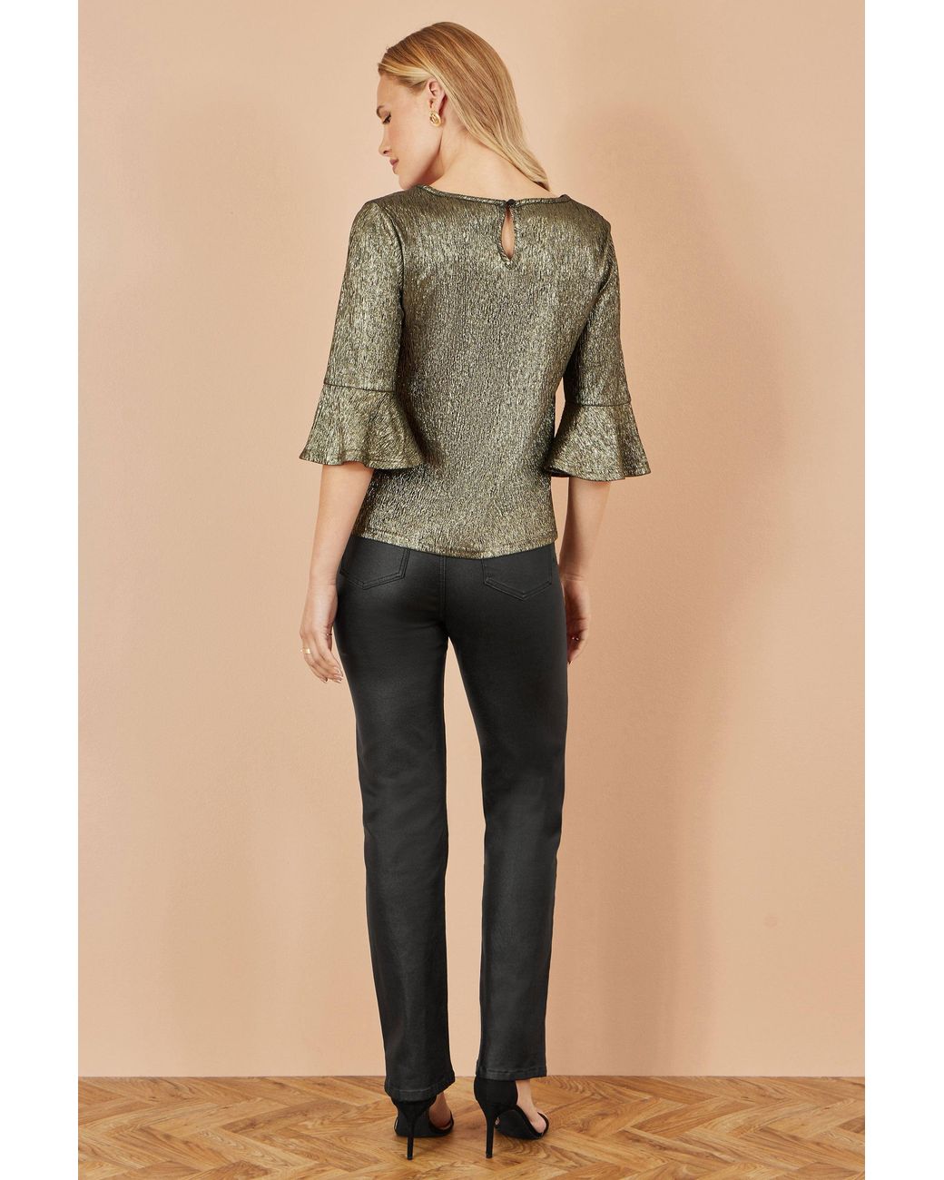 Yumi' Green Stretch Top With Fluted Sleeves