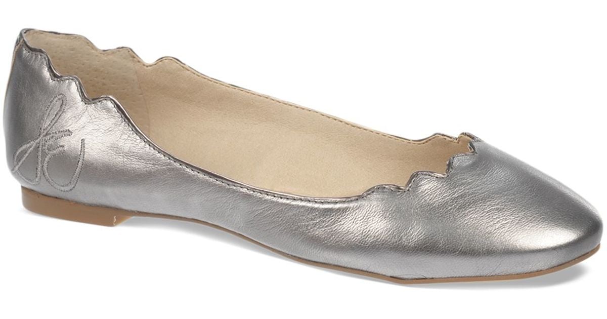 Sam Edelman Flats - Augusta Scalloped in Silver (Metallic) - Lyst