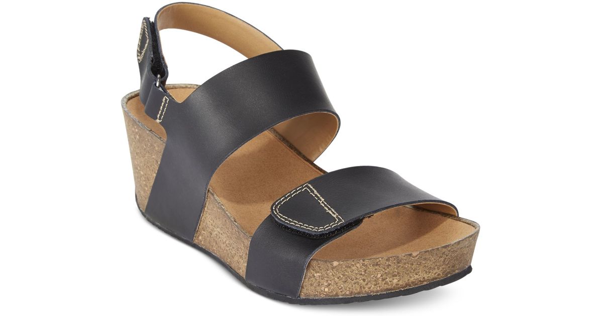 clarks auriel fin sandals