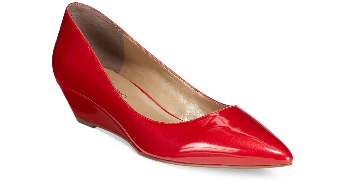 bandolino patent leather wedge