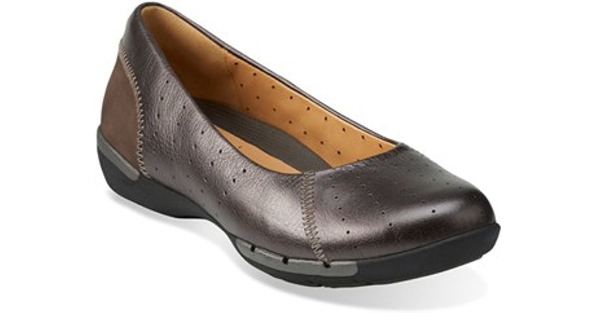 Clarks Unstructured �un Hearth� Flat in Pewter Metallic Clarks Unstructured �un Hearth� Flat in Pewter Metallic