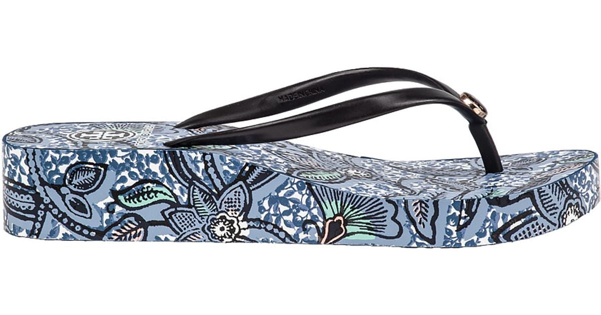 Tory Burch Thandie Wedge Flip Flops in Black Lyst