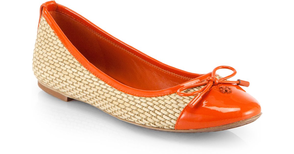 Tory Burch Catherine Raffia & Patent Leather Ballet Flats in Orange | Lyst