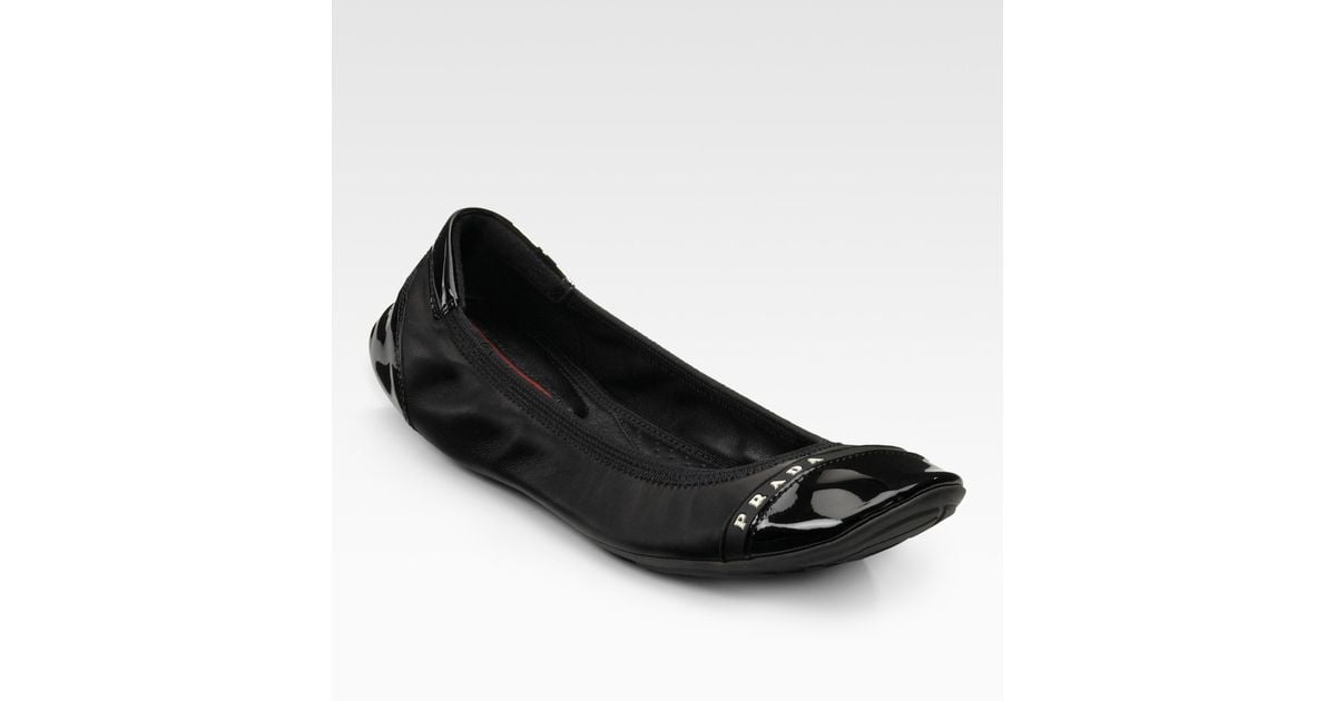 black scrunch flats