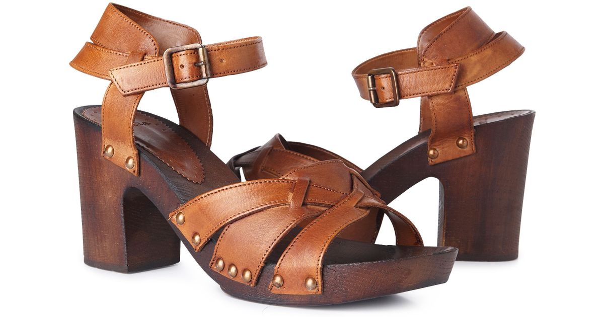 tan clog sandals