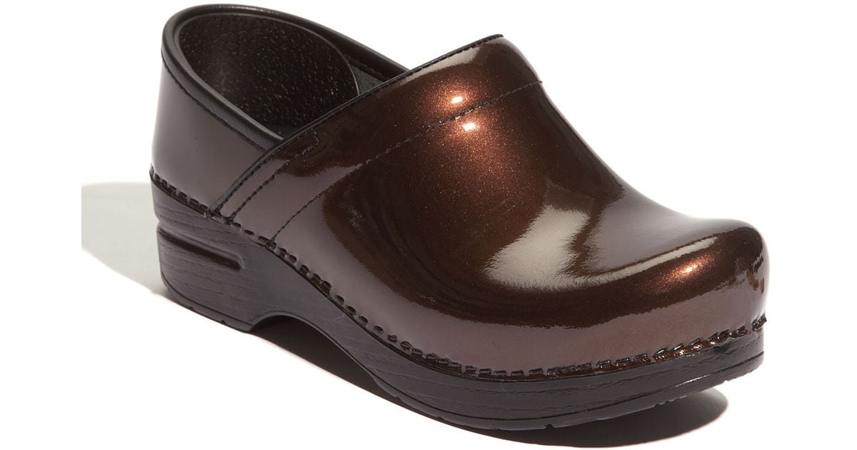 brown patent leather dansko clogs