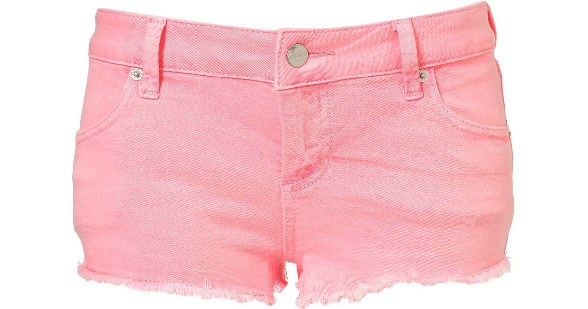 hot pants pink