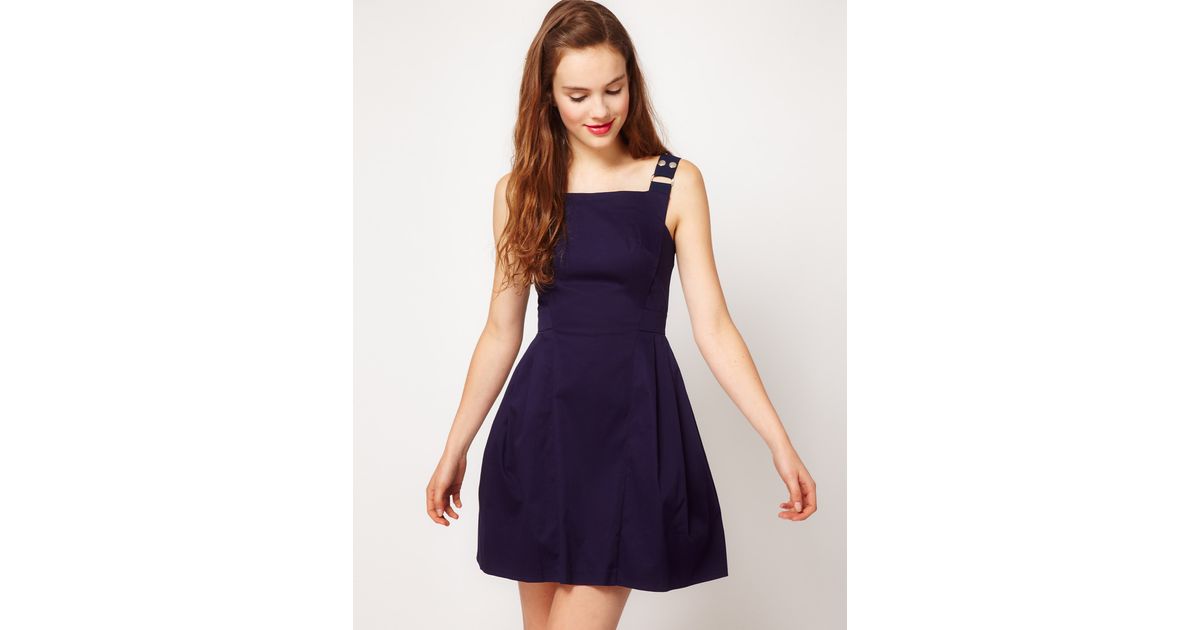 pinafore buckles
