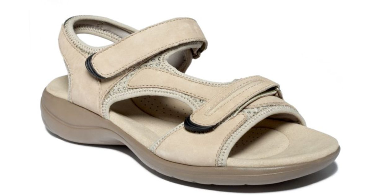 clarks rise sandals