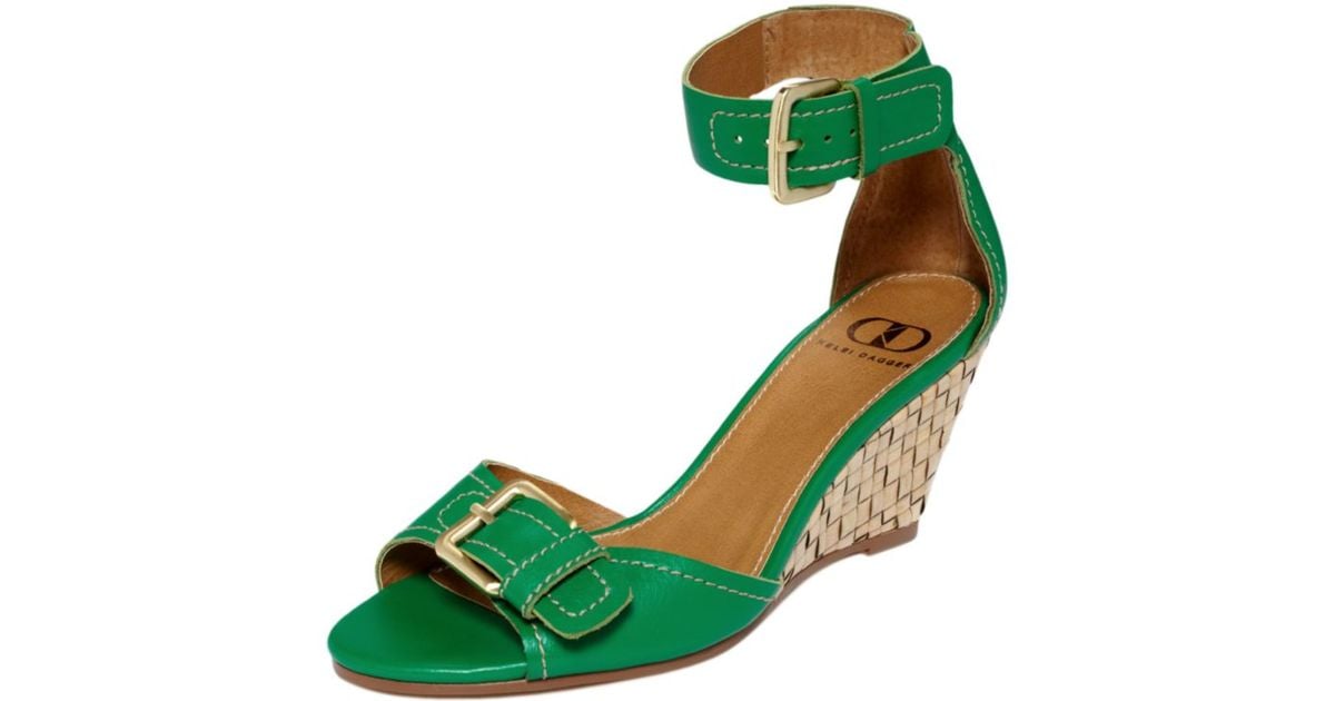 Saai Stevig haakje Kelsi Dagger Brooklyn Gemini Wedge Sandals in Green | Lyst