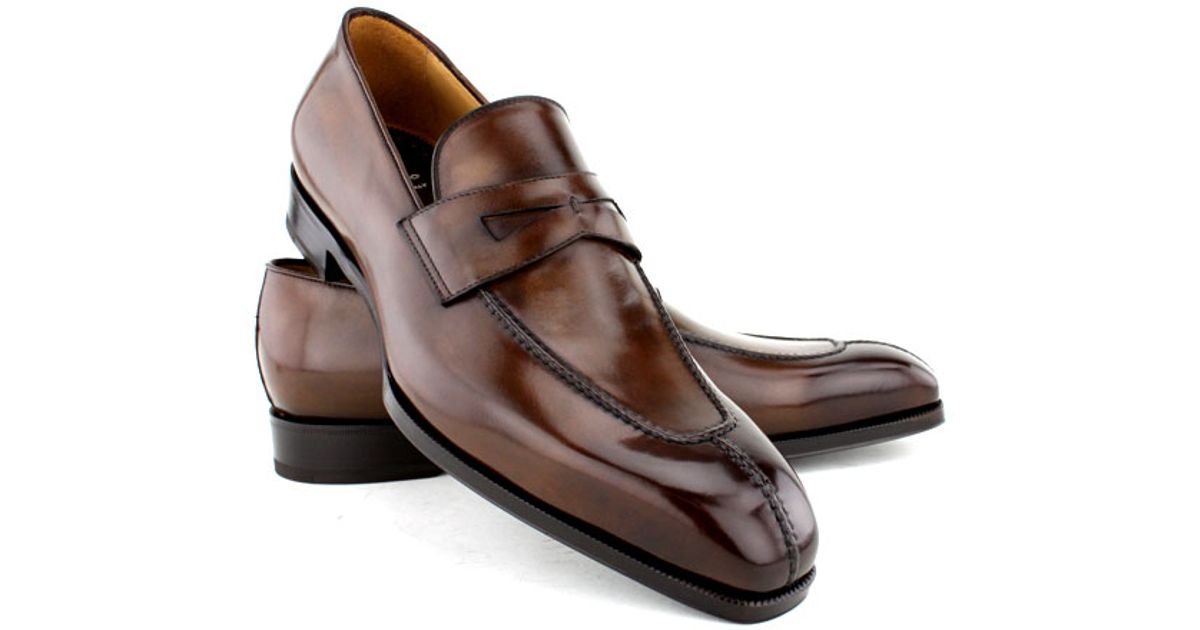 round toe penny loafer