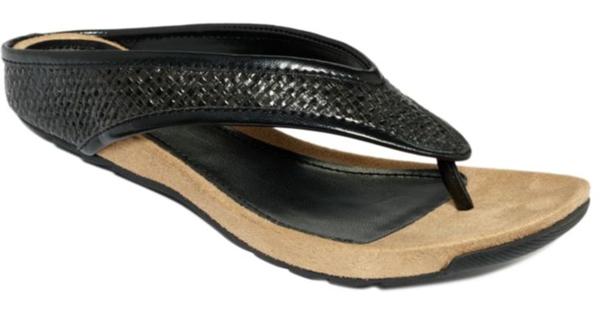 Lyst - Kenneth Cole Reaction Waterpark Thong Sandals in Black