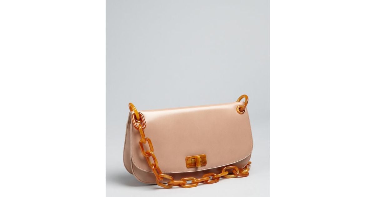 Prada Beige Leather Chain Strap Shoulder Bag in Beige | Lyst  