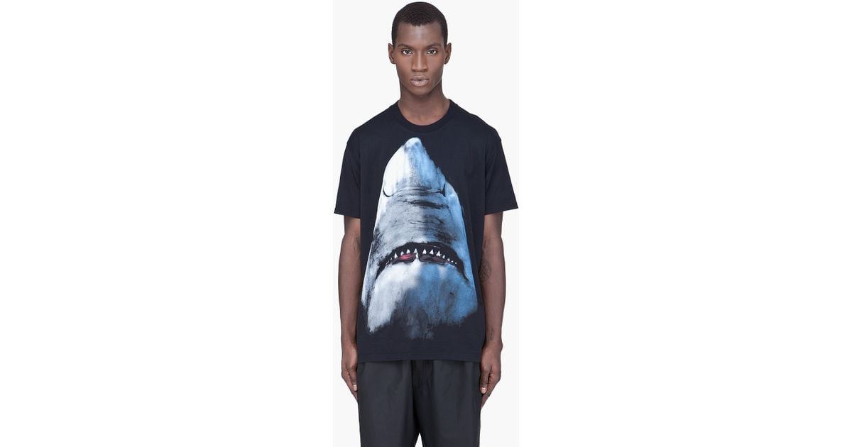 Givenchy Shark Print T-Shirt in Black for Men | Lyst