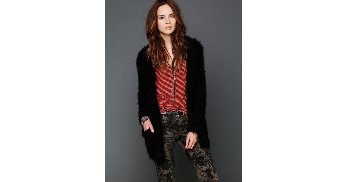 Fuzzy Cardigan in Black 