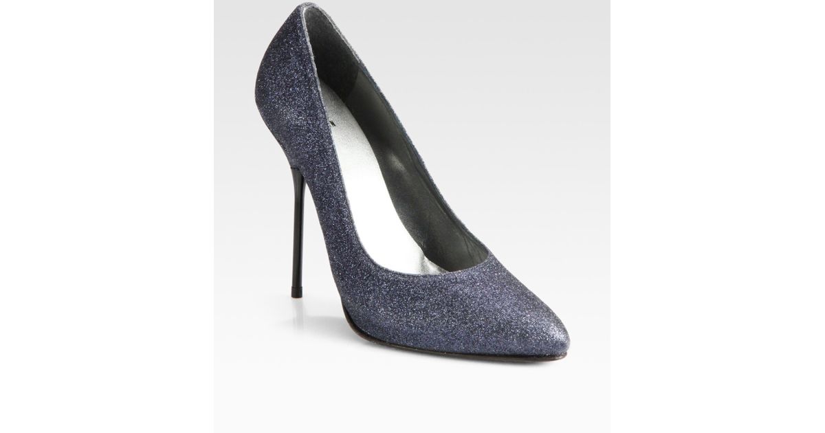 stuart weitzman navy pumps